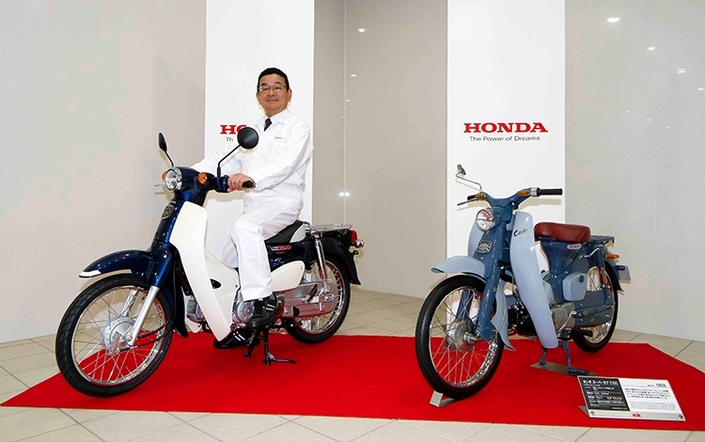 La moto la plus vendue de l’histoire… boudée en France ? La Honda Super Cub face à un marché qui ne la comprend pas