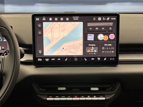 L'écran multimédia eest désormais secondé par des touches physiques. Une bonne idée.