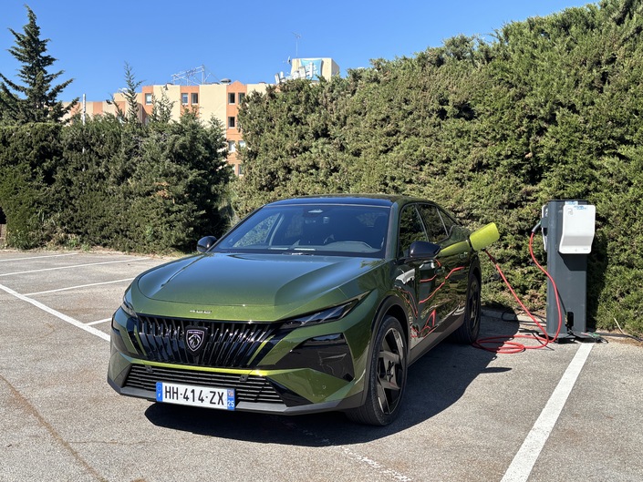 Pour la Peugeot 408 restylée, c'est maintenant ou jamais