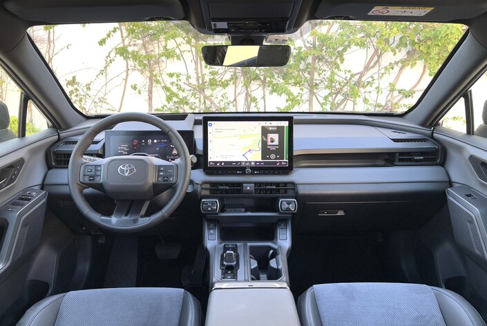 Le mobilier également, a été profondément revu. Pas au bénéfice de la qualité des matériaux, hélas. Les écrans également, semblent déjà datés.