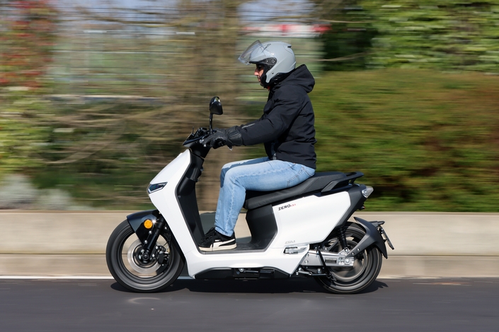 Zero Motorcycles LS1 : un nouveau scooter urbain accessible et efficace malgré les contraintes habituelles