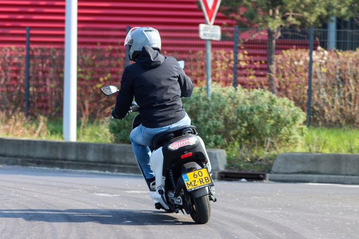 Zero Motorcycles LS1 : un nouveau scooter urbain accessible et efficace malgré les contraintes habituelles