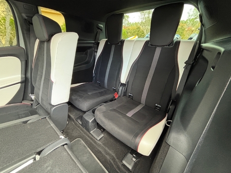 Facturés 1 350 €, les deux sièges additionnels serviront de dépannage uniquement.