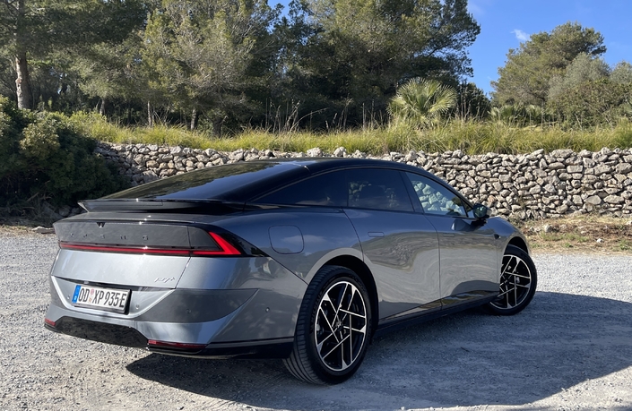 Charge ultrarapide et faible consommation : la Xpeng P7 + est-elle la voyageuse absolue ?