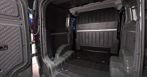 Le volume utile est de 3,7 m3 en configuration deux places.