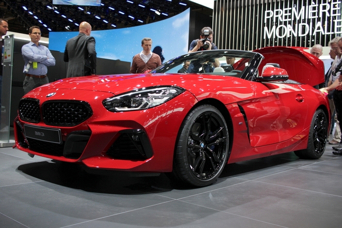 BMW Z4 : fils du vent - Vidéo en direct du Mondial de Paris 2018