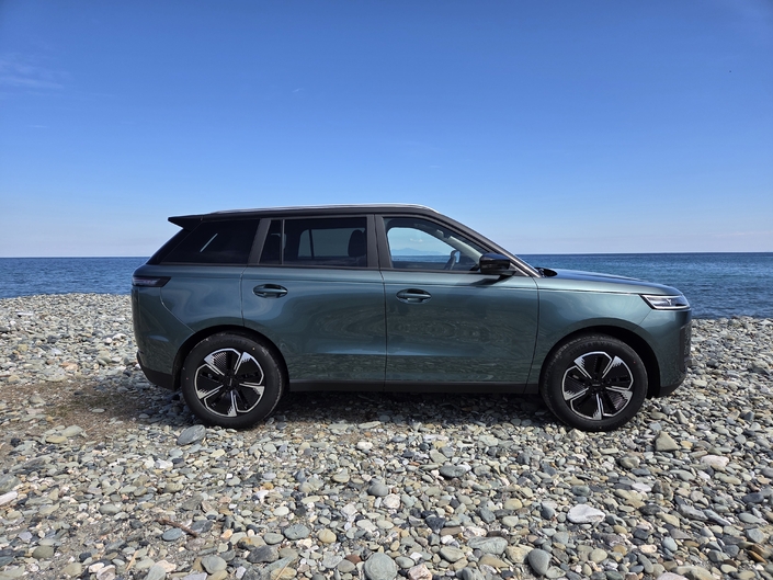 Le Jaecoo 5 a-t-il toutes les armes en main pour bouleverser le segment des petits SUV hybrides ?