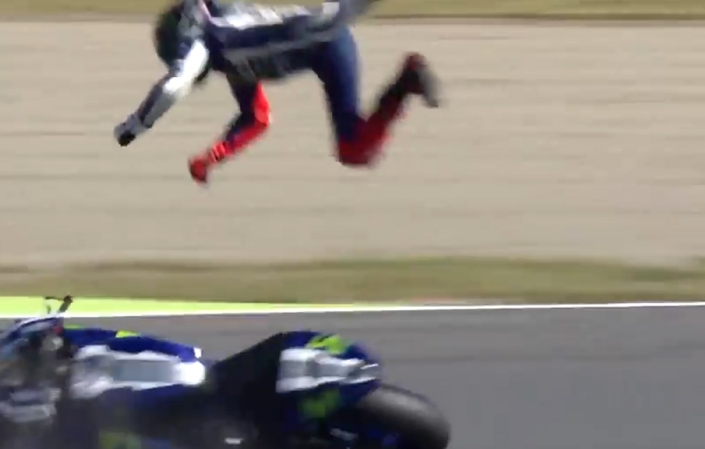 Airbags, capteurs, LED et cuir de kangourou : les combinaisons MotoGP débarquent dans la rue et révolutionnent la sécurité des motards