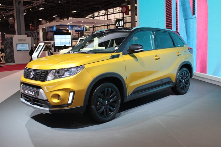 Suzuki Vitara restylé - adieu diesel - Vidéo en direct du Mondial de Paris