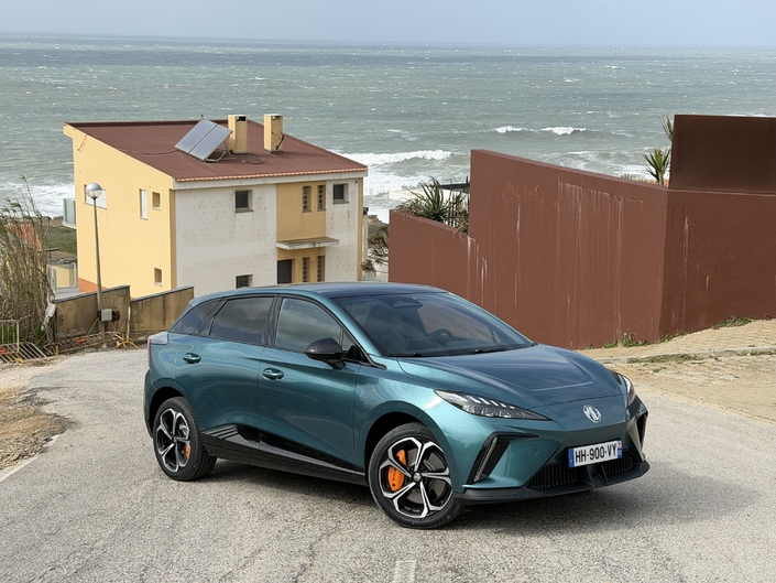 La MG4 XPower aimerait bien faire des vagues sur le marché des sportives compactes.