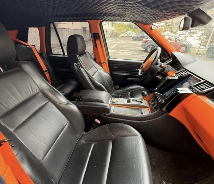 Ce Range Rover Sport tente de se faire passer pour un Rolls-Royce Cullinan