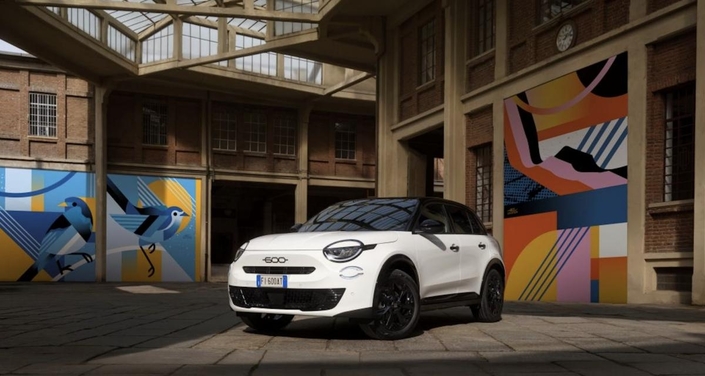 La nouvelle version essence de la Fiat 600 a déjà droit à une petite remise.