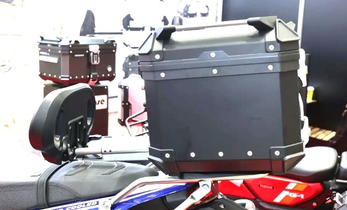 Le top-case devient une valise… gadget génial ou vraie révolution pour les motards ?