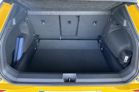Avec un volume de coffre de 465 litres, le T-Roc se place dans la bonne moyenne de la catégorie.
