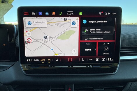À l’inverse, il les abandonne pour utiliser la climatisation. Ce n’est donc pas l’idéal, même si les raccourcis sont bien étudiés.