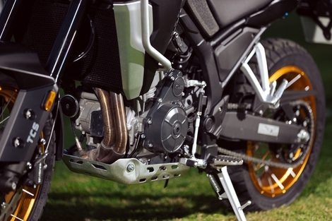 Peut-on faire plus polyvalent, moins cher et aussi fun que la Kove 800X GT ?