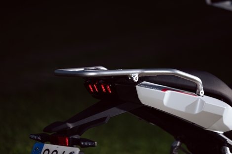 Peut-on faire plus polyvalent, moins cher et aussi fun que la Kove 800X GT ?