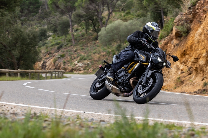 La Kawasaki Z650 s’offre une cure de jouvence pour l’été 2026