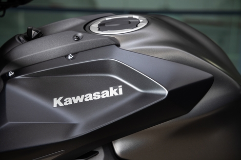 La Kawasaki Z650 s’offre une cure de jouvence pour l’été 2026