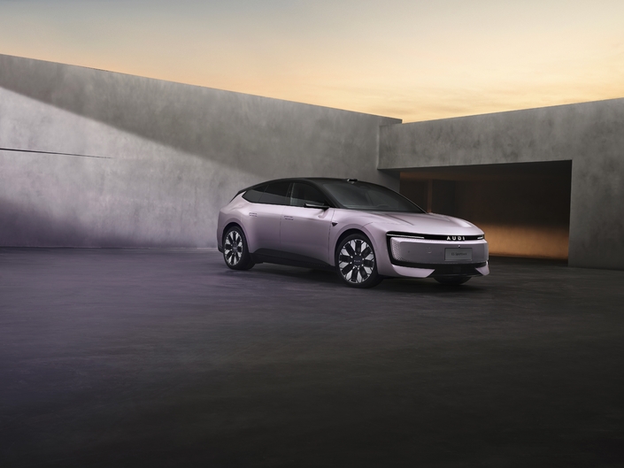 Changement radical chez Audi avec cet atypique concept E qui gomme toute référence au passé de la marque.