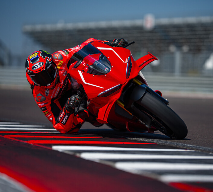 Mais au fait, pourquoi les Ducati sont rouges ?