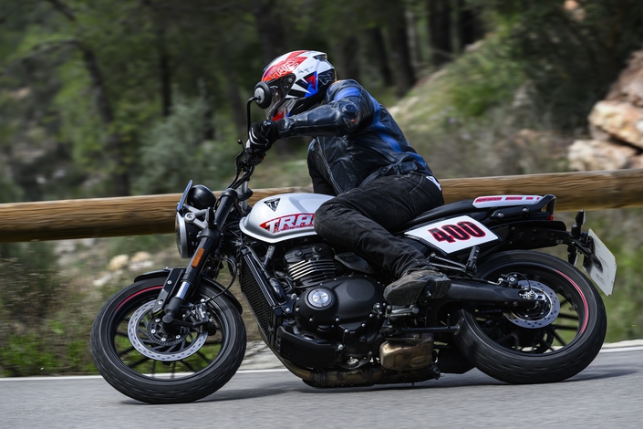 Triumph Tracker 400 : un 400 pour s'amuser vraiment !