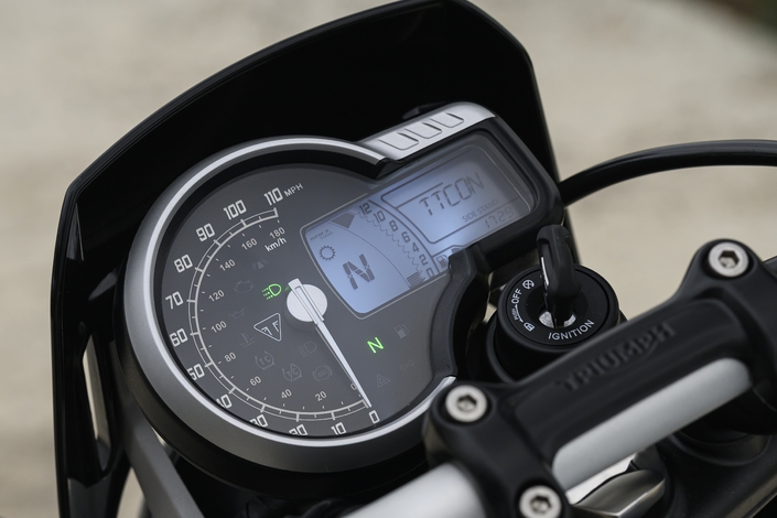 Triumph Tracker 400 : un 400 pour s'amuser vraiment !