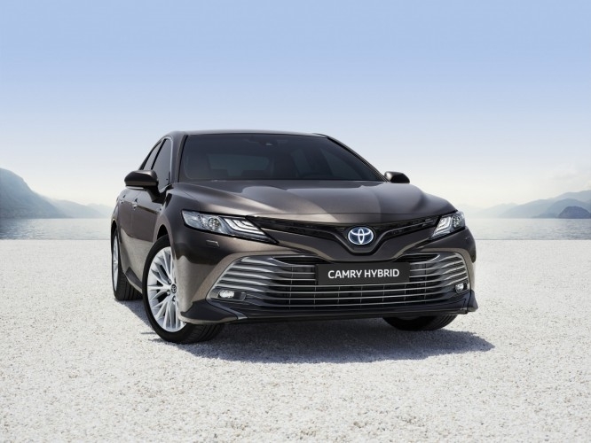 Toyota dévoile la Camry hybride