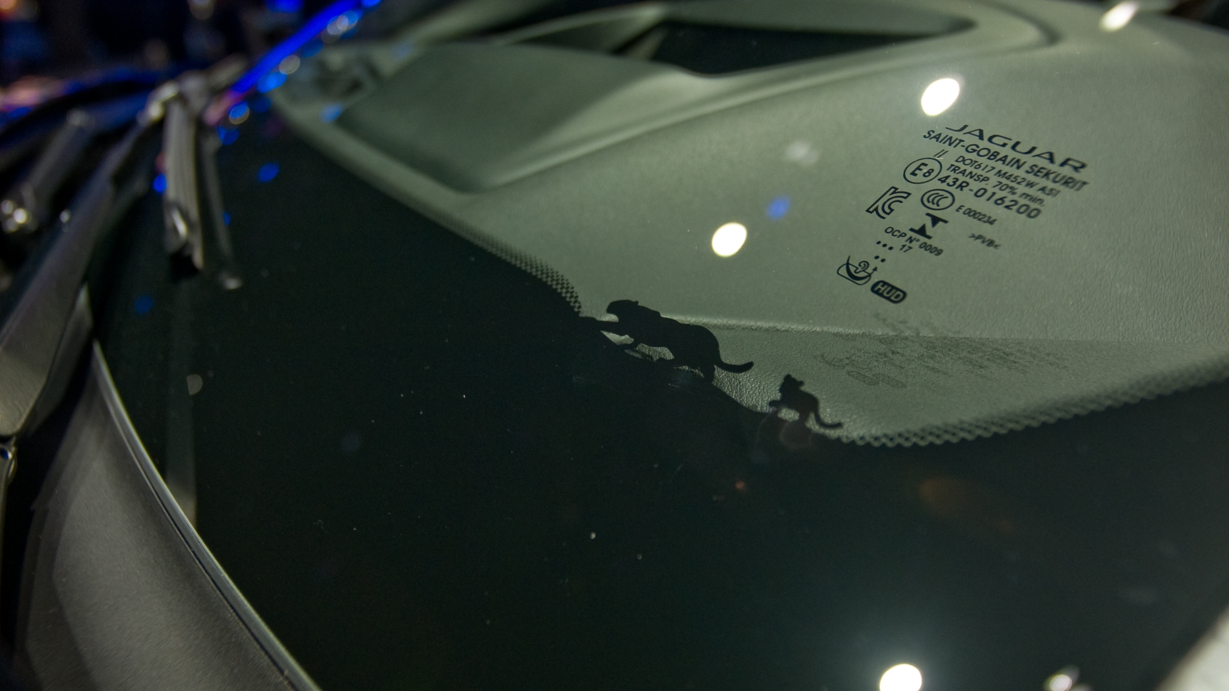S0-presentation-video-tous-les-details-du-jaguar-e-pace-523693.jpg