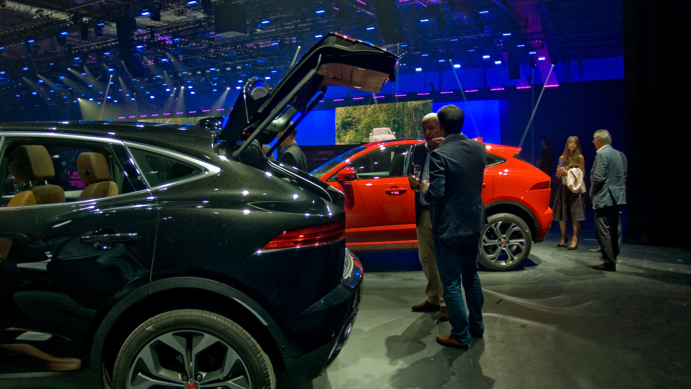 S0-presentation-video-tous-les-details-du-jaguar-e-pace-523701.jpg