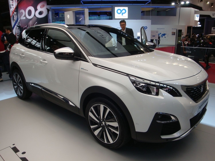 Peugeot 3008 Hybrid4 : enfin 4x4 - En direct du Mondial de Paris 2018