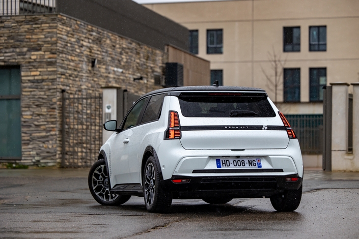 Renault 5 E-Tech Autonomie Confort 150 ch Roland Garros : 36 490 €