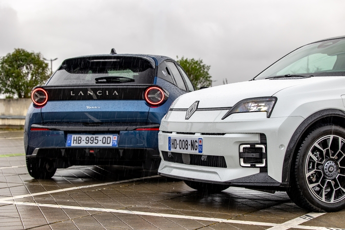 Lancia Ypsilon et Renault 5 E-Tech, les beaux quartiers sont leur terrain de jeu