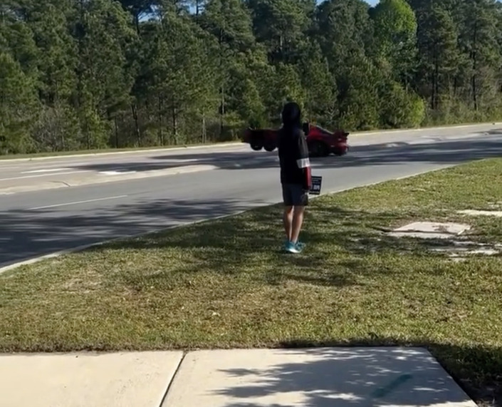 Une Mazda RX-7 qui termine sa course comme une Mustang