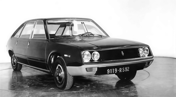 Le projet 120 remplace le H : il s'agit désormais d'une traction de haut de gamme devant accueillir le moteur PRV. Jugée trop dispendieux,  sera abandonné en 1973.