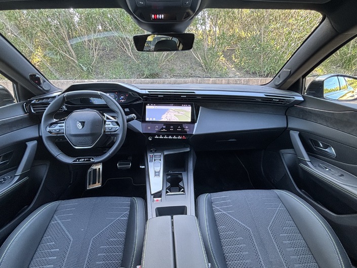 Voici les premières images de l’essai de la Peugeot 408 restylée + premières impressions de conduite