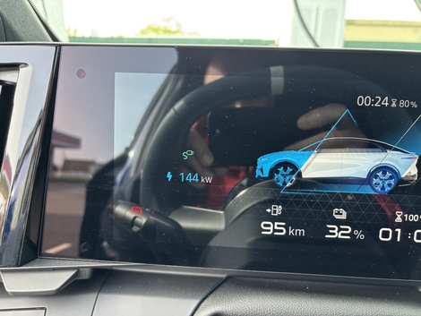 Nou savons attendu précisément attendu 38 minutes pour passer de 10 à 80 %. Une attente trop longue de nos jours.