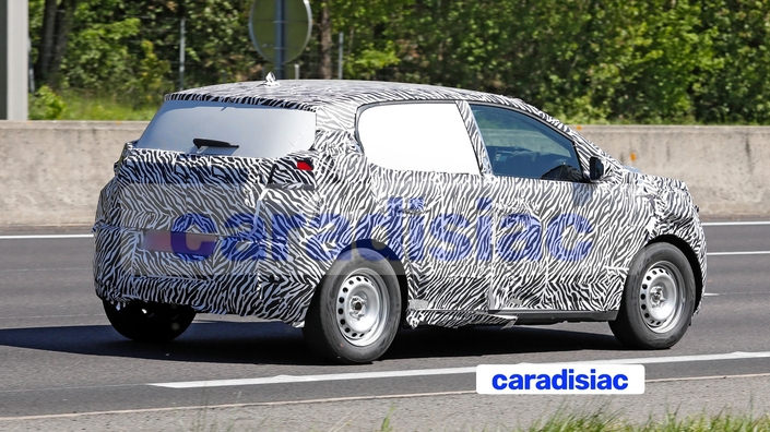 Plus basique qu’une Renault Twingo E-Tech sans pour autant être bas de gamme, la future Twingo de chez Dacia comptera sur son tarif attractif pour séduire le plus grand nombre de clients.