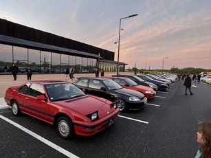 Une Prelude 3G à côté de Civic