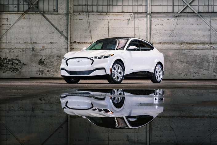 Une édition "Frost White" pour le Ford Mustang Mach-E