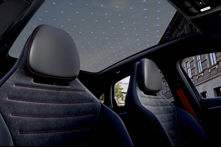 Le toit vitré « Sky Control » sera optionnel. Remarquez les 162 petites étoiles.