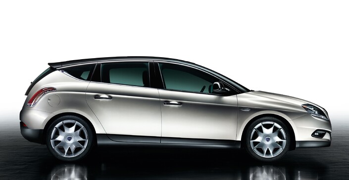 Presque une allure de break pour la Lancia Delta 3, apparue en 2008. A 4,52 m de long, ce n'est pratiquement plus une compacte !