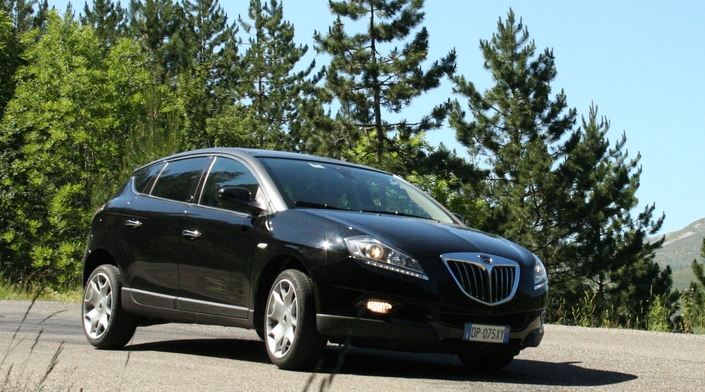 La vivacité du moteur T-Jet 150 fait merveille dans la Lancia Delta 3, par ailleurs nantie d'un comportement sûr. Mais pas sportif.