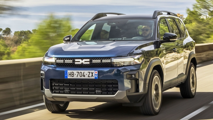 Autos à prix attractifs, motorisations de plus en plus efficientes, des nouveautés électriques en préparation, Dacia poursuit son essor.