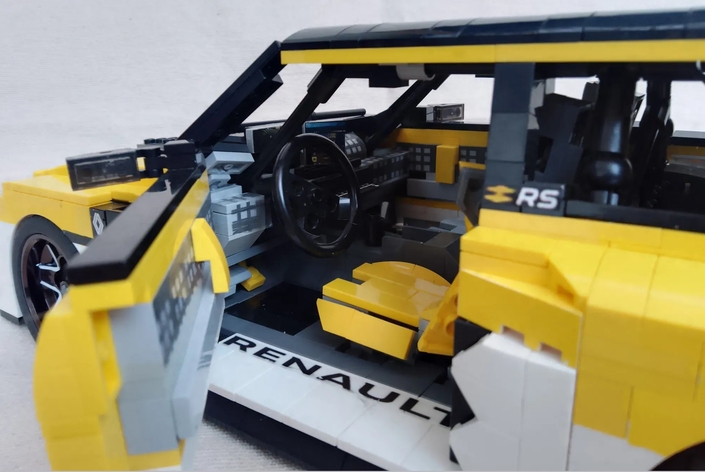 Le niveau de détail et de finesse est impressionnant. Certains modèles déjà officiellement vendus ne sont pas aussi fidèles au modèle dont ils s’inspirent.