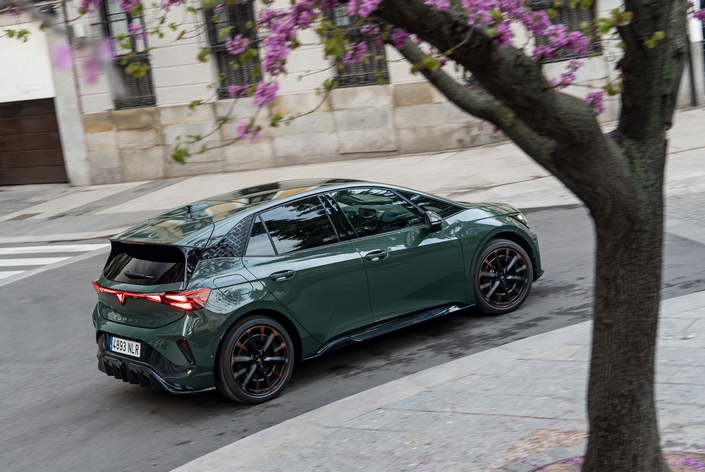 Toute la puissance est envoyée aux roues arrière, mais n’y voyez pas pour autant une championne de drift.