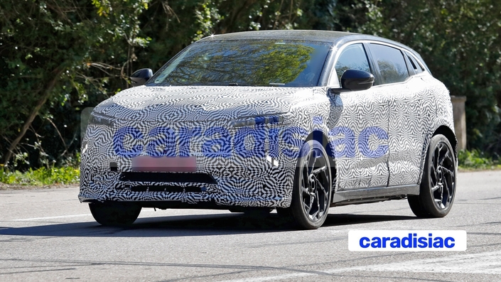 La Renault Mégane joue encore les timides, mais elle devrait faire tomber la veste au Salon de Paris.