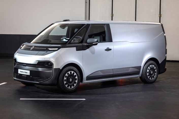 Le Renault Trafic E-Tech bénéficie d'un traitement moderne.