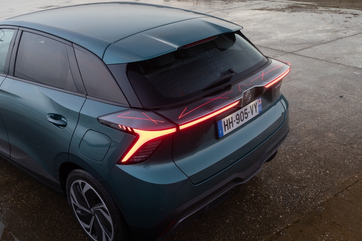 La MG4 à grande autonomie affûte ses arguments : la compacte électrique irrésistible ?