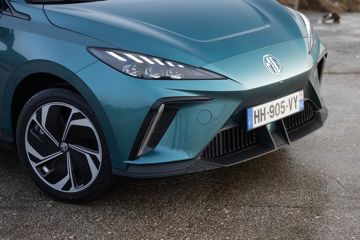 La MG4 à grande autonomie affûte ses arguments : la compacte électrique irrésistible ?